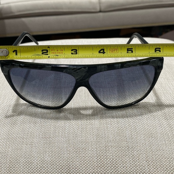 Laura Biagiotti vintage 1986 sunglasses ? made n Italy black & marbleized green